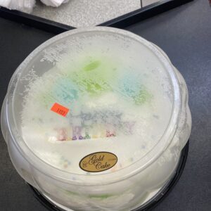 Round birthday cakes